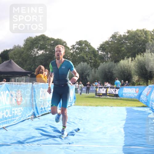 25.08.2024 - Elbe Triathlon Hamburg H.Heesch http://msf.ph/oto/6837133 25.08.2024 10:18:37 Ziel 45 meine-sportfotos.de