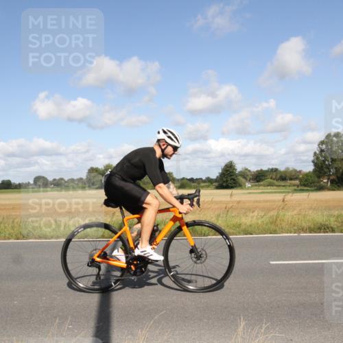 25.08.2024 - Elbe Triathlon Hamburg Fuchs,  Jonas http://msf.ph/oto/6837146 25.08.2024 10:38:47 Radfahren 796, 455, 656, 588, 634, 654, 766, 605 meine-sportfotos.de