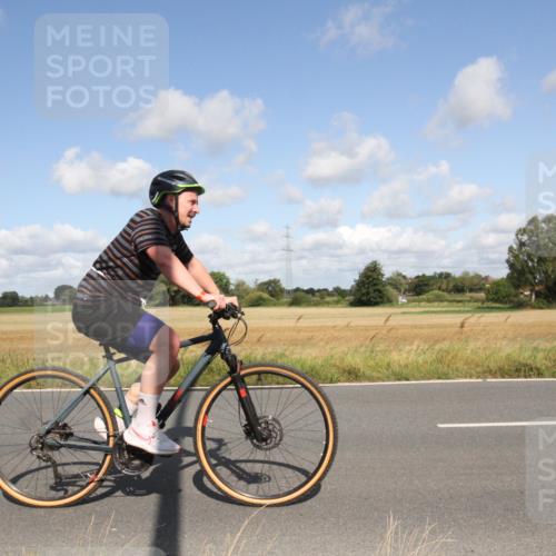 25.08.2024 - Elbe Triathlon Hamburg Fuchs,  Jonas http://msf.ph/oto/6837152 25.08.2024 10:38:49 Radfahren 455, 656, 588, 634, 654, 766, 605, 571 meine-sportfotos.de
