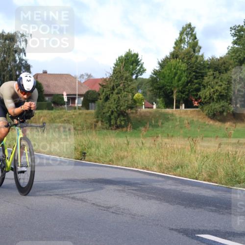 25.08.2024 - Elbe Triathlon Hamburg Fuchs,  Jonas http://msf.ph/oto/6837154 25.08.2024 08:48:24 Radfahren 101 meine-sportfotos.de