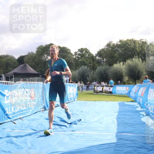 25.08.2024 - Elbe Triathlon Hamburg H.Heesch http://msf.ph/oto/6837155 25.08.2024 10:18:37 Ziel 45 meine-sportfotos.de