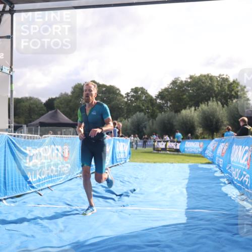 25.08.2024 - Elbe Triathlon Hamburg H.Heesch http://msf.ph/oto/6837166 25.08.2024 10:18:37 Ziel 45 meine-sportfotos.de