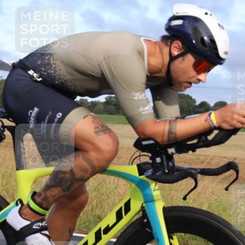 25.08.2024 - Elbe Triathlon Hamburg Fuchs,  Jonas http://msf.ph/oto/6837175 25.08.2024 08:48:25 Radfahren 101 meine-sportfotos.de