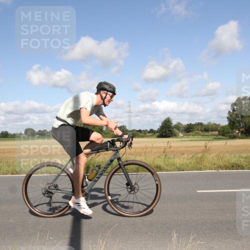 25.08.2024 - Elbe Triathlon Hamburg Fuchs,  Jonas http://msf.ph/oto/6837185 25.08.2024 10:38:59 Radfahren 605, 571, 460, 601, 1435, 798, 795, 450 meine-sportfotos.de
