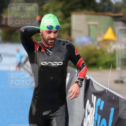 25.08.2024 - Elbe Triathlon Hamburg H.Heesch http://msf.ph/oto/6837188 25.08.2024 08:36:52 Schwimmen 44 meine-sportfotos.de