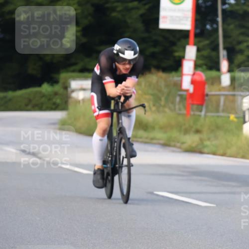 25.08.2024 - Elbe Triathlon Hamburg Fuchs,  Jonas http://msf.ph/oto/6837189 25.08.2024 08:48:45 Radfahren 65 meine-sportfotos.de
