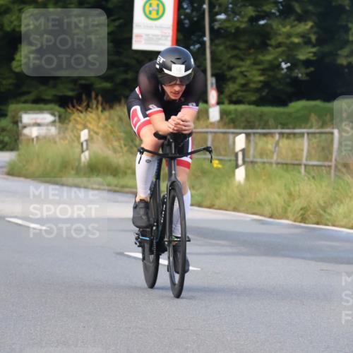 25.08.2024 - Elbe Triathlon Hamburg Fuchs,  Jonas http://msf.ph/oto/6837195 25.08.2024 08:48:45 Radfahren 65 meine-sportfotos.de
