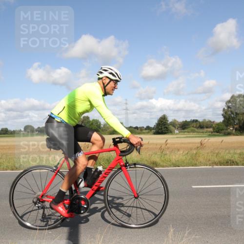 25.08.2024 - Elbe Triathlon Hamburg Fuchs,  Jonas http://msf.ph/oto/6837202 25.08.2024 10:39:02 Radfahren 460, 601, 1435, 798, 795, 450, 633, 674, 512 meine-sportfotos.de