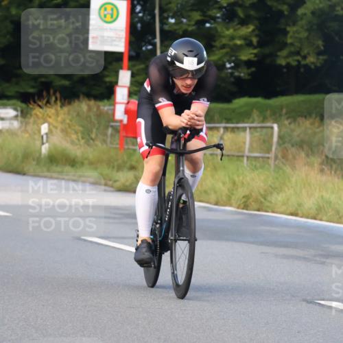 25.08.2024 - Elbe Triathlon Hamburg Fuchs,  Jonas http://msf.ph/oto/6837203 25.08.2024 08:48:45 Radfahren 65 meine-sportfotos.de