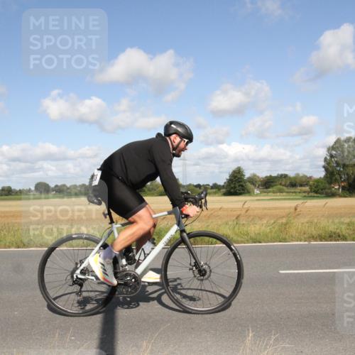 25.08.2024 - Elbe Triathlon Hamburg Fuchs,  Jonas http://msf.ph/oto/6837210 25.08.2024 10:39:06 Radfahren 601, 1435, 798, 795, 450, 633, 674, 512 meine-sportfotos.de