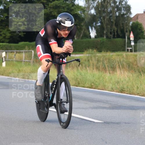25.08.2024 - Elbe Triathlon Hamburg Fuchs,  Jonas http://msf.ph/oto/6837211 25.08.2024 08:48:46 Radfahren 65 meine-sportfotos.de