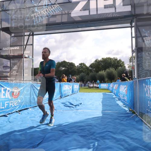 25.08.2024 - Elbe Triathlon Hamburg H.Heesch http://msf.ph/oto/6837213 25.08.2024 10:18:38 Ziel 45 meine-sportfotos.de