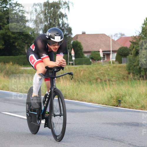 25.08.2024 - Elbe Triathlon Hamburg Fuchs,  Jonas http://msf.ph/oto/6837214 25.08.2024 08:48:46 Radfahren 65 meine-sportfotos.de