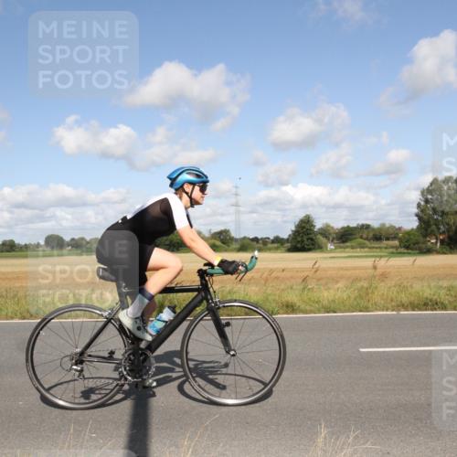 25.08.2024 - Elbe Triathlon Hamburg Fuchs,  Jonas http://msf.ph/oto/6837217 25.08.2024 10:39:07 Radfahren 798, 795, 450, 633, 674, 512 meine-sportfotos.de