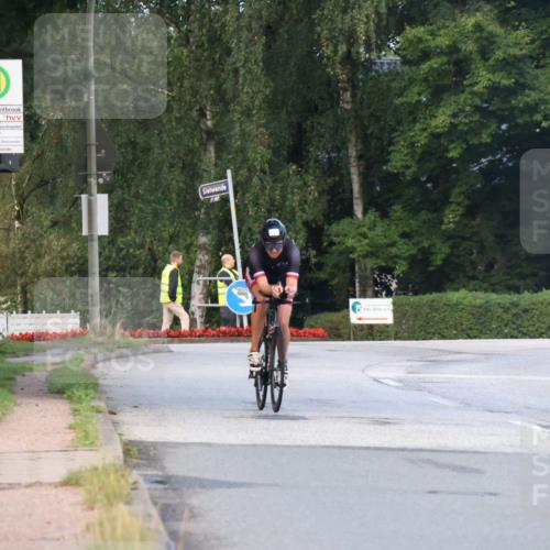 25.08.2024 - Elbe Triathlon Hamburg Fuchs,  Jonas http://msf.ph/oto/6837238 25.08.2024 08:49:10 Radfahren 107 meine-sportfotos.de