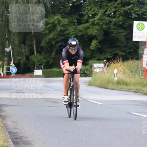 25.08.2024 - Elbe Triathlon Hamburg Fuchs,  Jonas http://msf.ph/oto/6837246 25.08.2024 08:49:12 Radfahren 107 meine-sportfotos.de