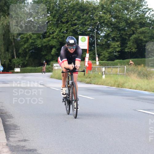 25.08.2024 - Elbe Triathlon Hamburg Fuchs,  Jonas http://msf.ph/oto/6837265 25.08.2024 08:49:13 Radfahren 107 meine-sportfotos.de