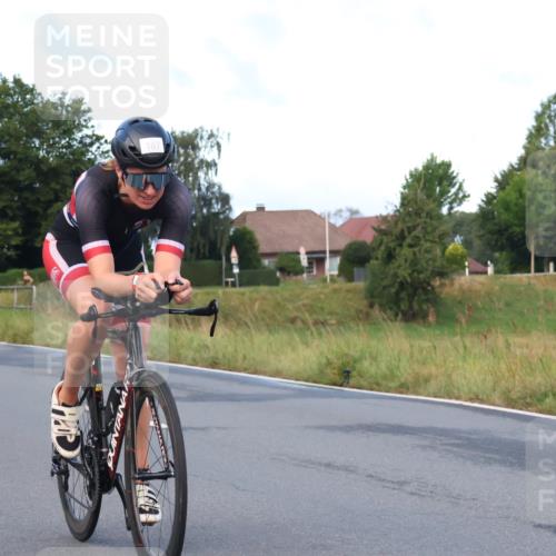 25.08.2024 - Elbe Triathlon Hamburg Fuchs,  Jonas http://msf.ph/oto/6837286 25.08.2024 08:49:14 Radfahren 107, 53 meine-sportfotos.de