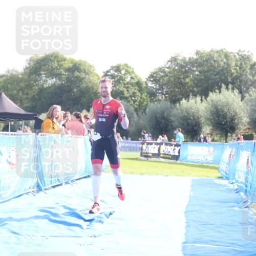 25.08.2024 - Elbe Triathlon Hamburg H.Heesch http://msf.ph/oto/6837288 25.08.2024 10:20:38 Ziel 87 meine-sportfotos.de