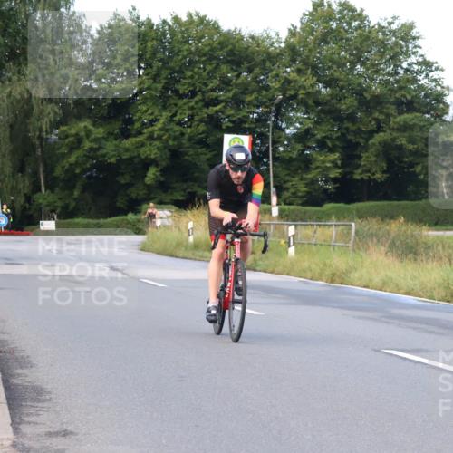 25.08.2024 - Elbe Triathlon Hamburg Fuchs,  Jonas http://msf.ph/oto/6837308 25.08.2024 08:49:20 Radfahren 53 meine-sportfotos.de