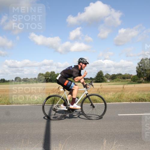 25.08.2024 - Elbe Triathlon Hamburg Fuchs,  Jonas http://msf.ph/oto/6837315 25.08.2024 10:40:07 Radfahren 676, 661, 559 meine-sportfotos.de