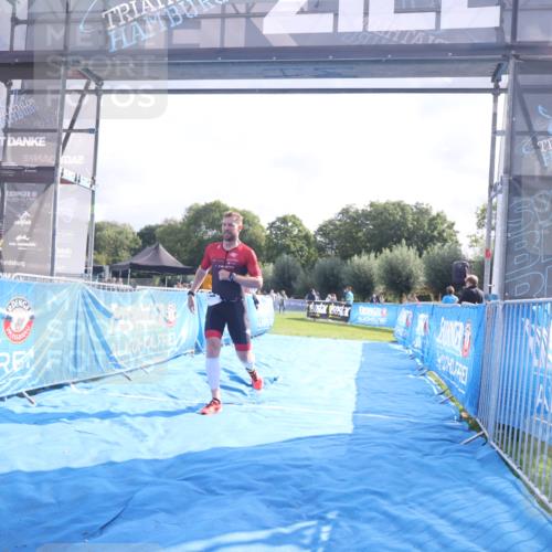 25.08.2024 - Elbe Triathlon Hamburg H.Heesch http://msf.ph/oto/6837325 25.08.2024 10:20:39 Ziel 87 meine-sportfotos.de