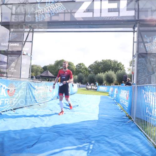 25.08.2024 - Elbe Triathlon Hamburg H.Heesch http://msf.ph/oto/6837331 25.08.2024 10:20:39 Ziel 87 meine-sportfotos.de