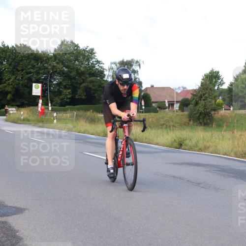 25.08.2024 - Elbe Triathlon Hamburg Fuchs,  Jonas http://msf.ph/oto/6837332 25.08.2024 08:49:21 Radfahren 53 meine-sportfotos.de