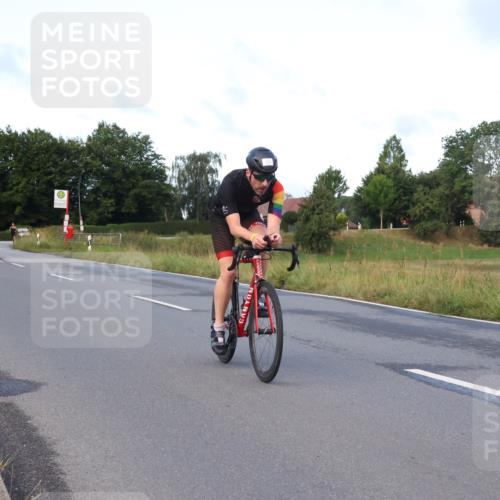 25.08.2024 - Elbe Triathlon Hamburg Fuchs,  Jonas http://msf.ph/oto/6837335 25.08.2024 08:49:21 Radfahren 53 meine-sportfotos.de