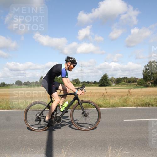 25.08.2024 - Elbe Triathlon Hamburg Fuchs,  Jonas http://msf.ph/oto/6837336 25.08.2024 10:40:19 Radfahren 653, 645, 306, 771 meine-sportfotos.de