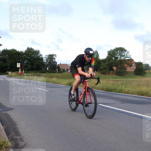 25.08.2024 - Elbe Triathlon Hamburg Fuchs,  Jonas http://msf.ph/oto/6837341 25.08.2024 08:49:21 Radfahren 53 meine-sportfotos.de