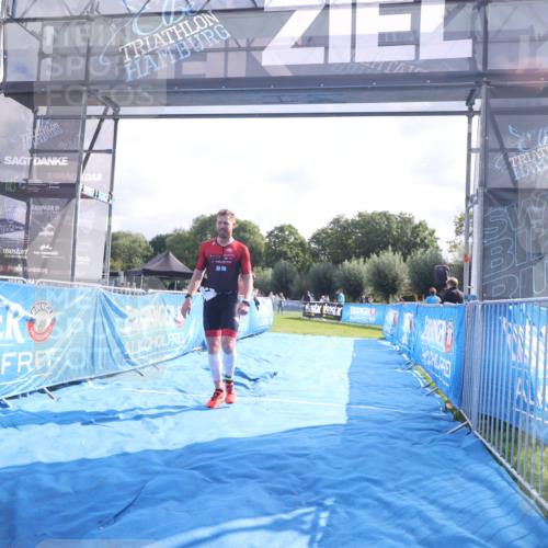 25.08.2024 - Elbe Triathlon Hamburg H.Heesch http://msf.ph/oto/6837343 25.08.2024 10:20:39 Ziel 87 meine-sportfotos.de