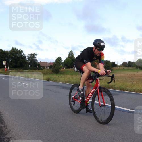 25.08.2024 - Elbe Triathlon Hamburg Fuchs,  Jonas http://msf.ph/oto/6837346 25.08.2024 08:49:22 Radfahren 53 meine-sportfotos.de