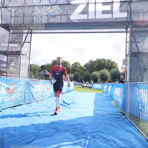 25.08.2024 - Elbe Triathlon Hamburg H.Heesch http://msf.ph/oto/6837351 25.08.2024 10:20:39 Ziel 87 meine-sportfotos.de