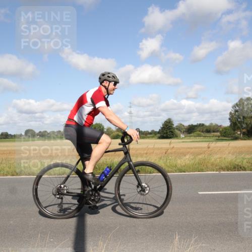 25.08.2024 - Elbe Triathlon Hamburg Fuchs,  Jonas http://msf.ph/oto/6837355 25.08.2024 10:40:35 Radfahren 491, 598, 781, 783, 648 meine-sportfotos.de