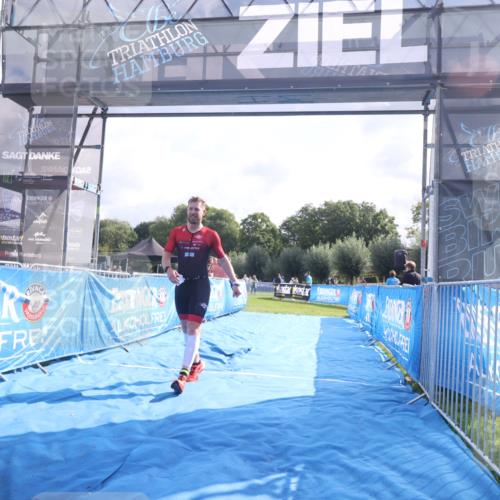 25.08.2024 - Elbe Triathlon Hamburg H.Heesch http://msf.ph/oto/6837357 25.08.2024 10:20:39 Ziel 87 meine-sportfotos.de