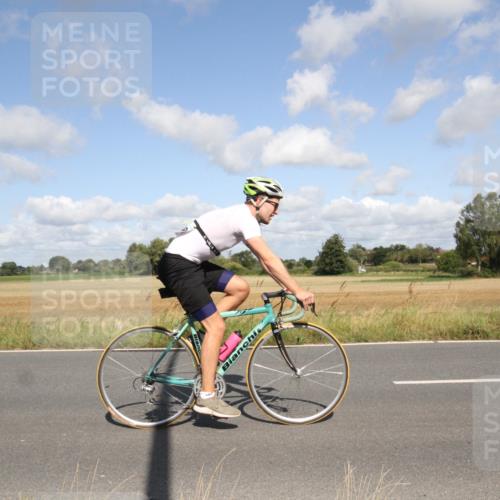 25.08.2024 - Elbe Triathlon Hamburg Fuchs,  Jonas http://msf.ph/oto/6837364 25.08.2024 10:40:41 Radfahren 781, 783, 648 meine-sportfotos.de