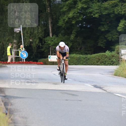 25.08.2024 - Elbe Triathlon Hamburg Fuchs,  Jonas http://msf.ph/oto/6837366 25.08.2024 08:50:03 Radfahren 73 meine-sportfotos.de