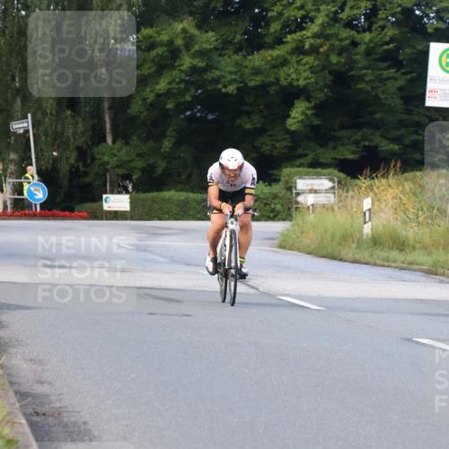 25.08.2024 - Elbe Triathlon Hamburg Fuchs,  Jonas http://msf.ph/oto/6837371 25.08.2024 08:50:04 Radfahren 73 meine-sportfotos.de