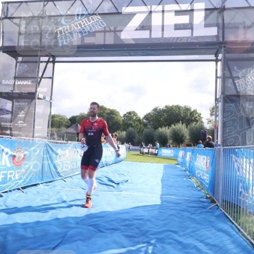 25.08.2024 - Elbe Triathlon Hamburg H.Heesch http://msf.ph/oto/6837378 25.08.2024 10:20:39 Ziel 87 meine-sportfotos.de