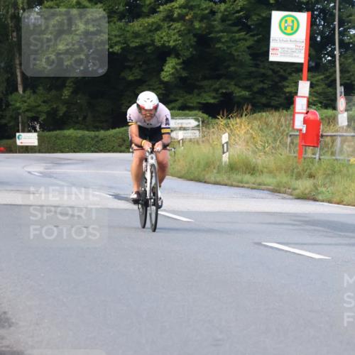 25.08.2024 - Elbe Triathlon Hamburg Fuchs,  Jonas http://msf.ph/oto/6837381 25.08.2024 08:50:04 Radfahren 73 meine-sportfotos.de