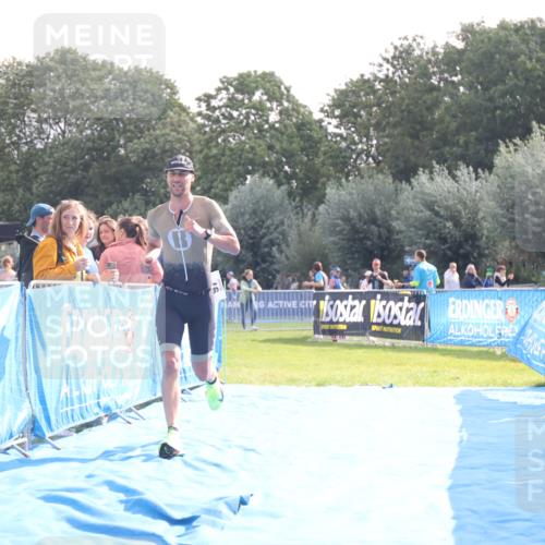 25.08.2024 - Elbe Triathlon Hamburg H.Heesch http://msf.ph/oto/6837382 25.08.2024 10:21:21 Ziel 97 meine-sportfotos.de