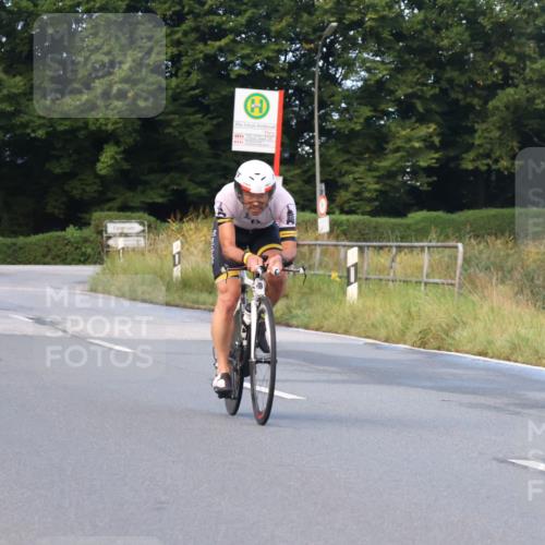 25.08.2024 - Elbe Triathlon Hamburg Fuchs,  Jonas http://msf.ph/oto/6837386 25.08.2024 08:50:05 Radfahren 73 meine-sportfotos.de