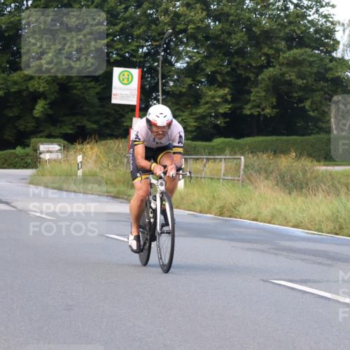 25.08.2024 - Elbe Triathlon Hamburg Fuchs,  Jonas http://msf.ph/oto/6837391 25.08.2024 08:50:05 Radfahren 73 meine-sportfotos.de
