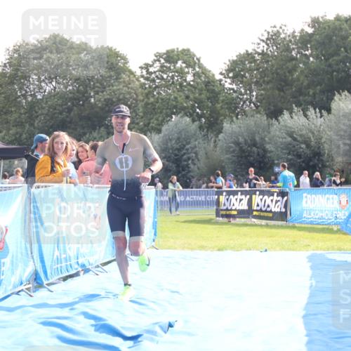 25.08.2024 - Elbe Triathlon Hamburg H.Heesch http://msf.ph/oto/6837393 25.08.2024 10:21:21 Ziel 97 meine-sportfotos.de