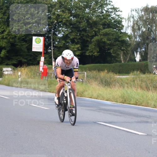 25.08.2024 - Elbe Triathlon Hamburg Fuchs,  Jonas http://msf.ph/oto/6837394 25.08.2024 08:50:05 Radfahren 73 meine-sportfotos.de