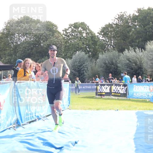 25.08.2024 - Elbe Triathlon Hamburg H.Heesch http://msf.ph/oto/6837396 25.08.2024 10:21:21 Ziel 97 meine-sportfotos.de