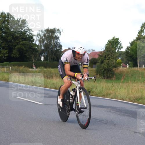 25.08.2024 - Elbe Triathlon Hamburg Fuchs,  Jonas http://msf.ph/oto/6837410 25.08.2024 08:50:06 Radfahren 73 meine-sportfotos.de