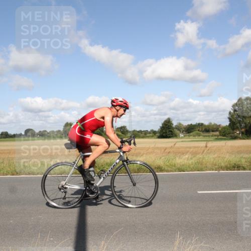 25.08.2024 - Elbe Triathlon Hamburg Fuchs,  Jonas http://msf.ph/oto/6837411 25.08.2024 10:41:10 Radfahren 1449, 582, 1438, 1445, 794, 1424, 273 meine-sportfotos.de