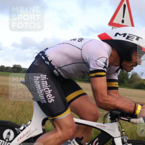 25.08.2024 - Elbe Triathlon Hamburg Fuchs,  Jonas http://msf.ph/oto/6837425 25.08.2024 08:50:07 Radfahren 73 meine-sportfotos.de